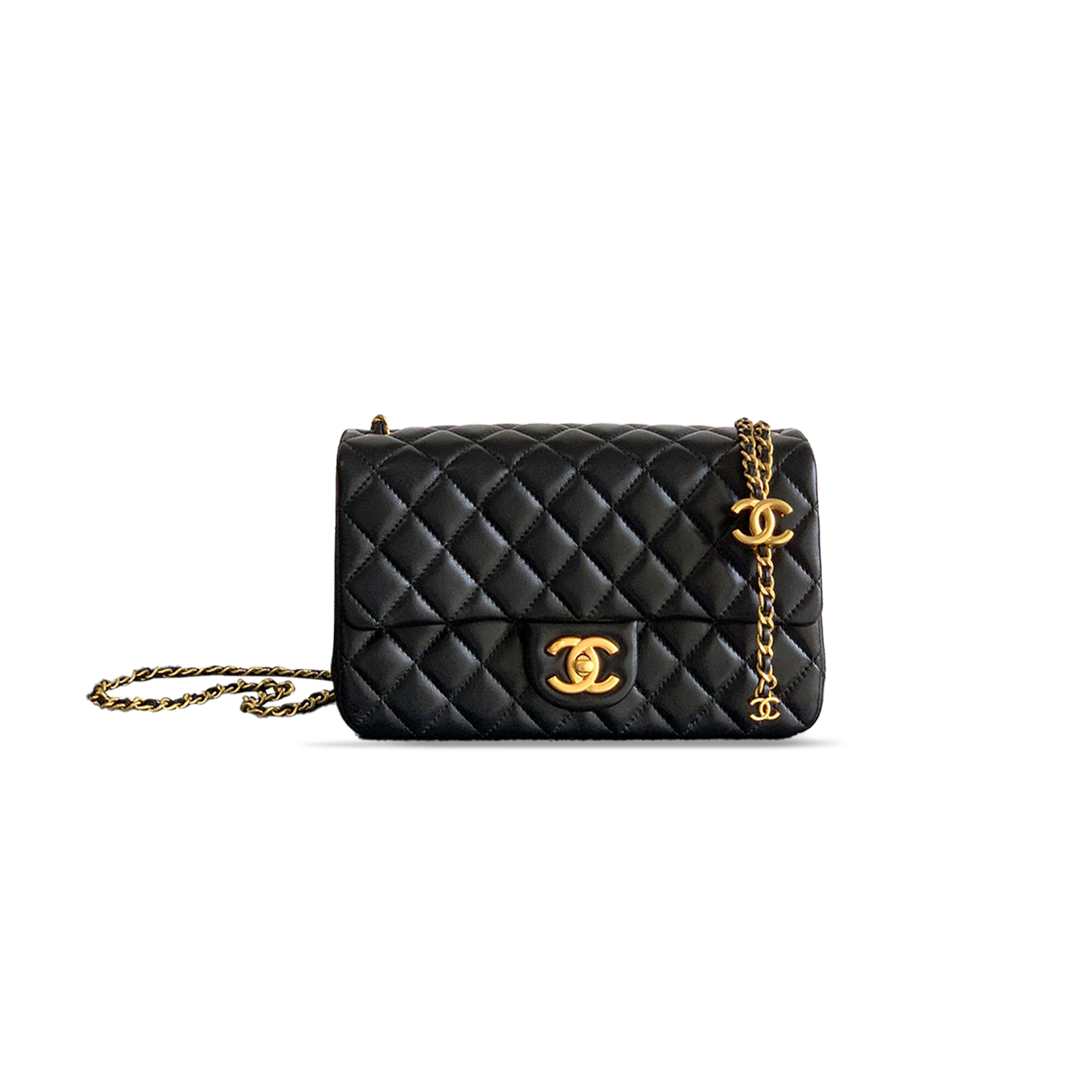 Ch*el large flap bag shiny lanbskin in black 255301 (23.5*14.5*7cm)